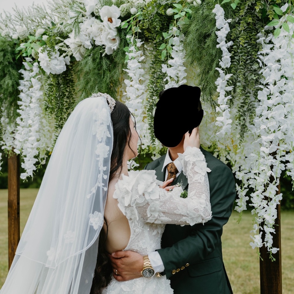 Wedding dress with 3D Flowers and Petticoat